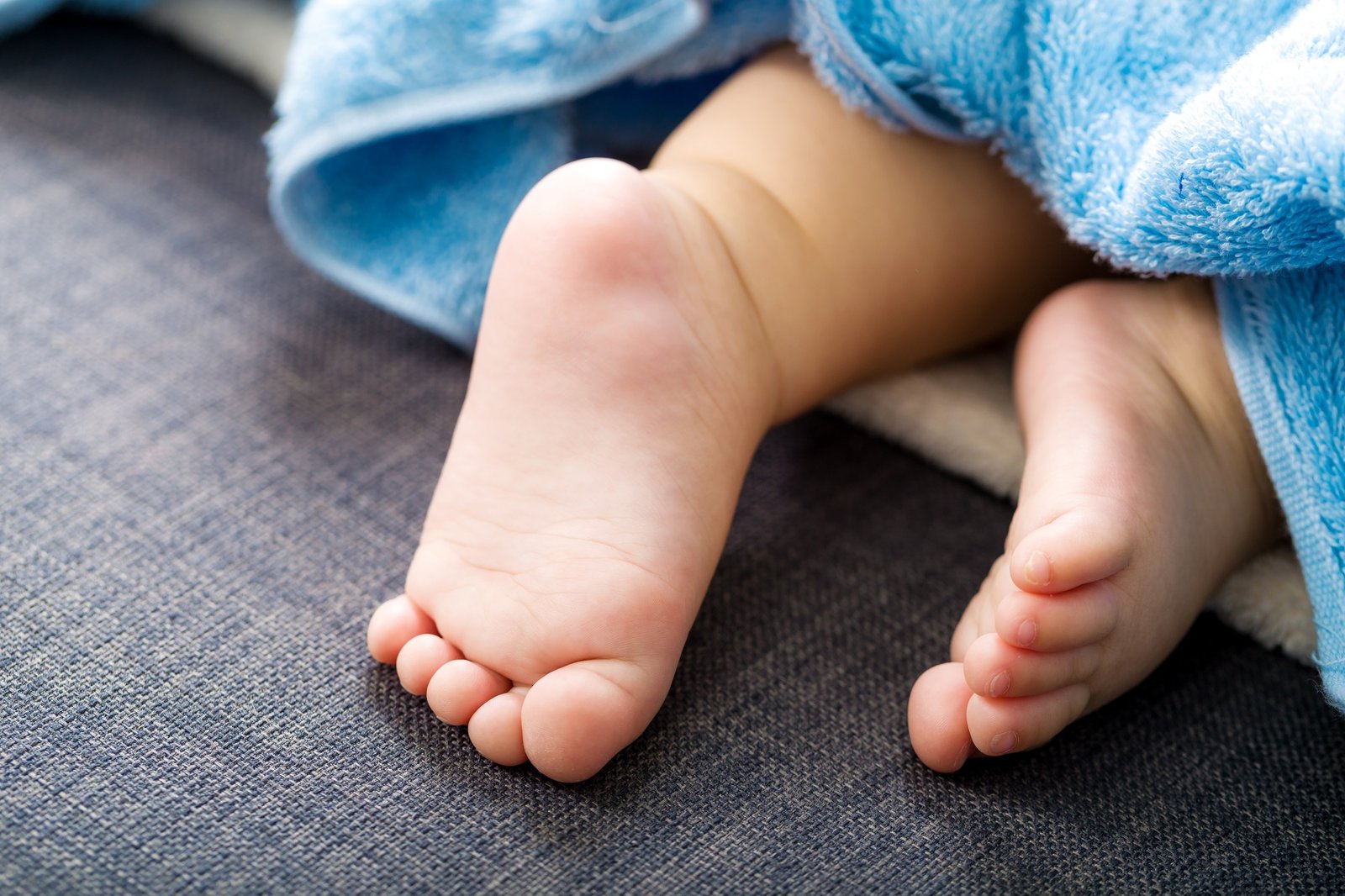 Baby foot with towel